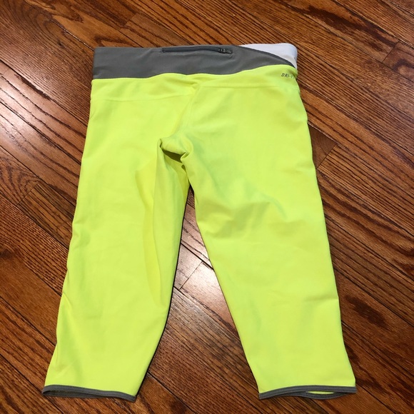 Womens nike cropped compression leggings - Picture 3 of 3